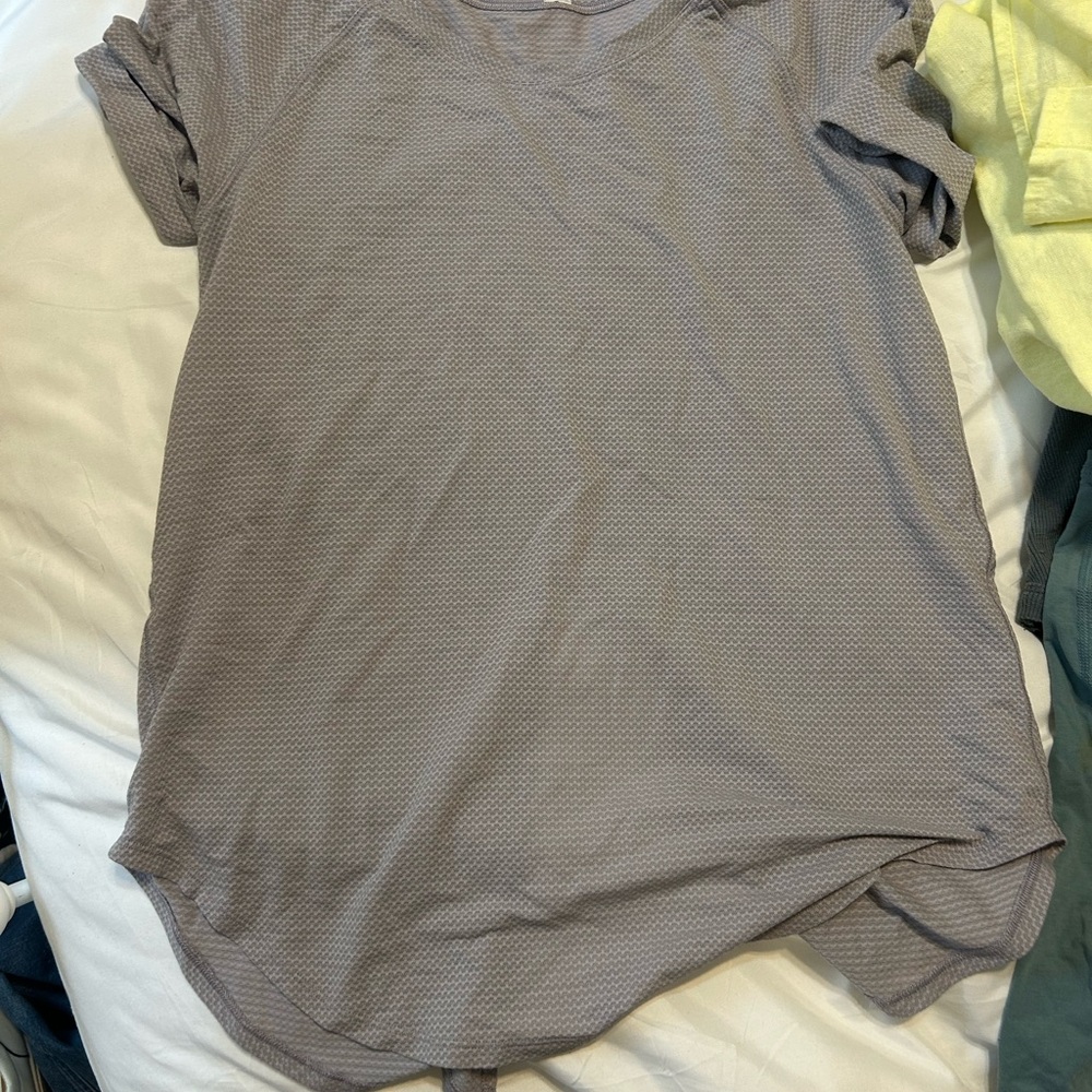 lululemon athletica Gray Short Sleeve Tee